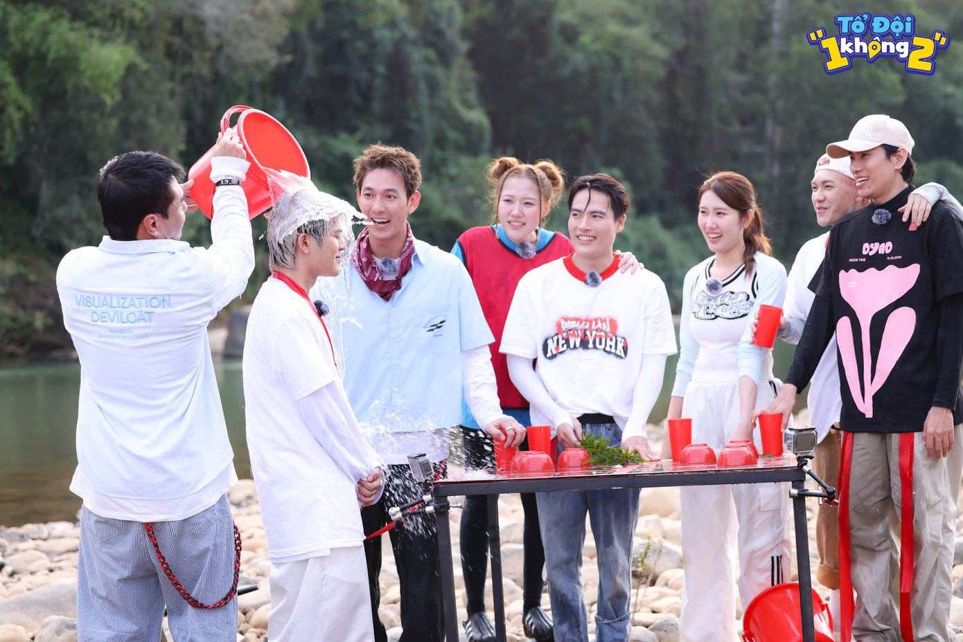 Dương Lâm "hành hạ" RHYDER trong tập mới nhất của Tổ Đội "1 Không 2". Dương Lâm "hành hạ" RHYDER trong tập mới nhất của Tổ Đội "1 Không 2".