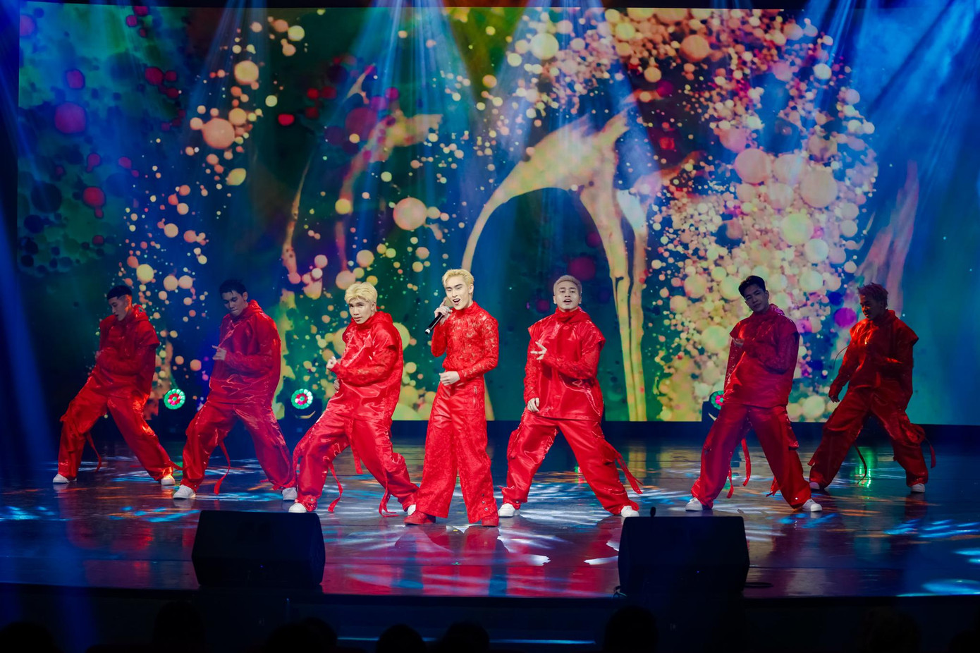 Wren Evans cho biết mình vinh dự và tự hào khi được đứng trên sân khấu tại Manila. Wren Evans cho biết mình vinh dự và tự hào khi được đứng trên sân khấu tại Manila.