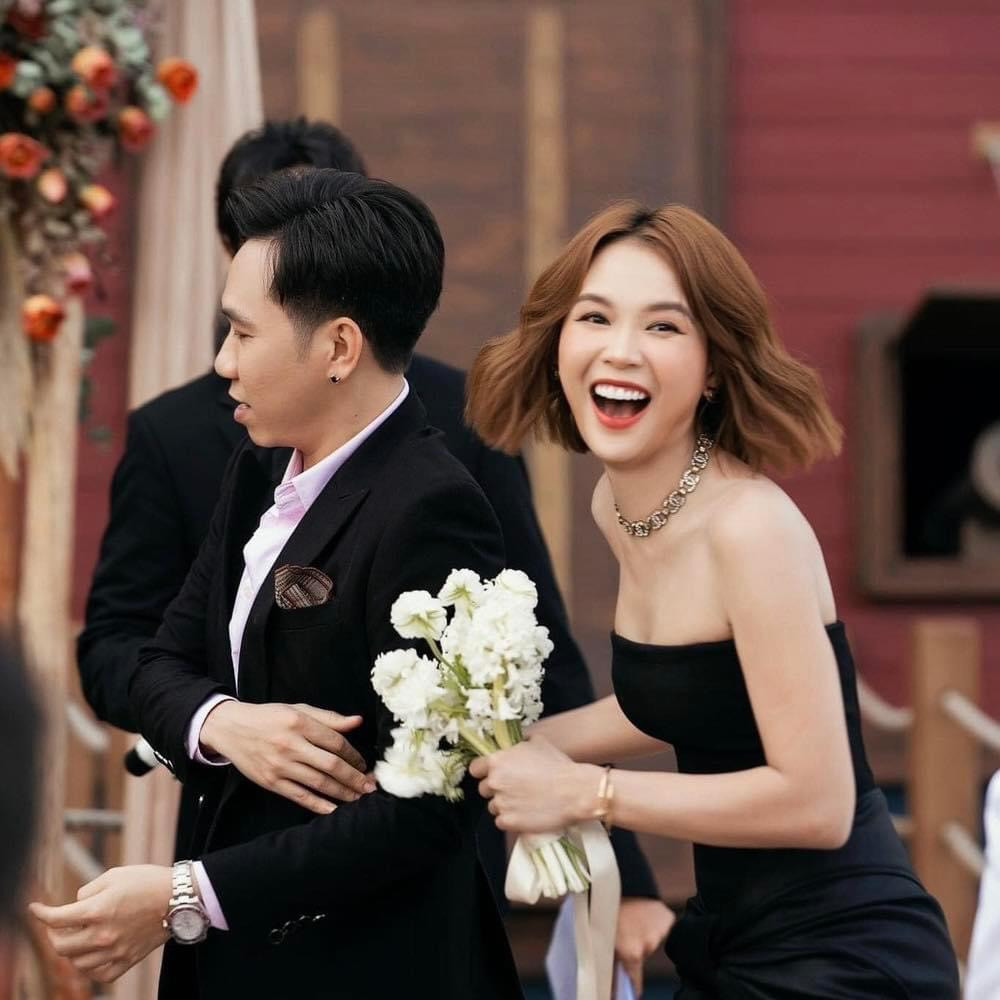 Hoa "vía" của vợ chồng Anh Tú - Diệu Nhi đã "linh nghiệm". Hoa "vía" của vợ chồng Anh Tú - Diệu Nhi đã "linh nghiệm".