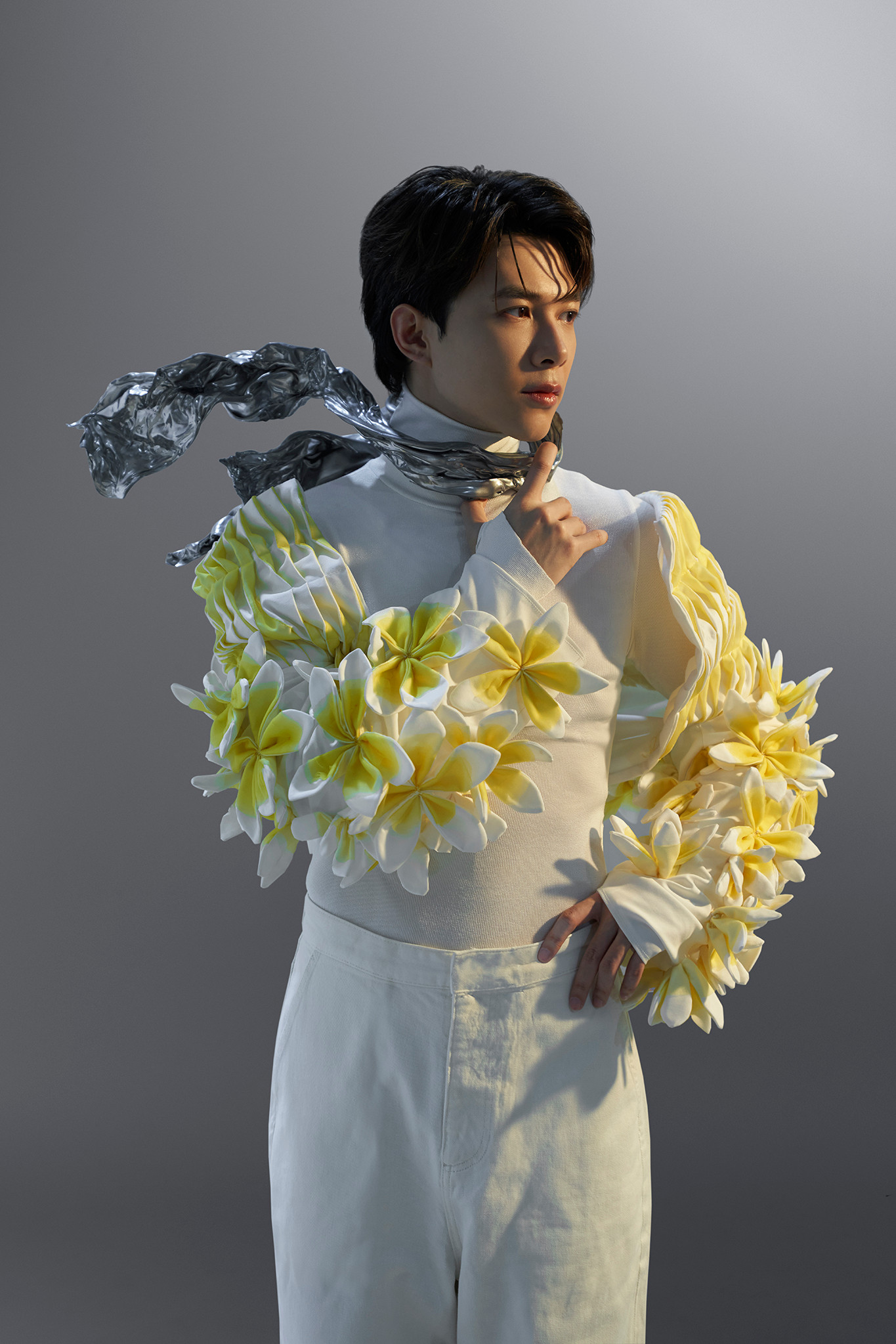 Anh Tú Atus thực hiện nhiều concept khác nhau và cho thấy sự đa dạng của bản thân.