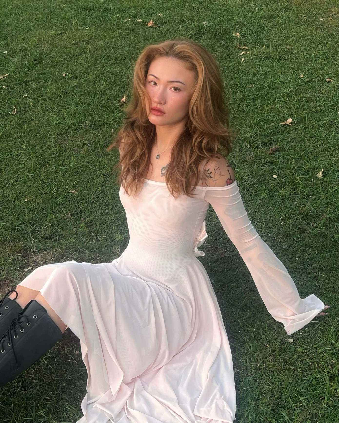 Bạn gái cũ của "anh trai" WEAN - Naomi được nhiều khán giả gọi tên. Cô từng gây sốt với loạt hit She Said, Retrograde, Mấy Bé Lì,...