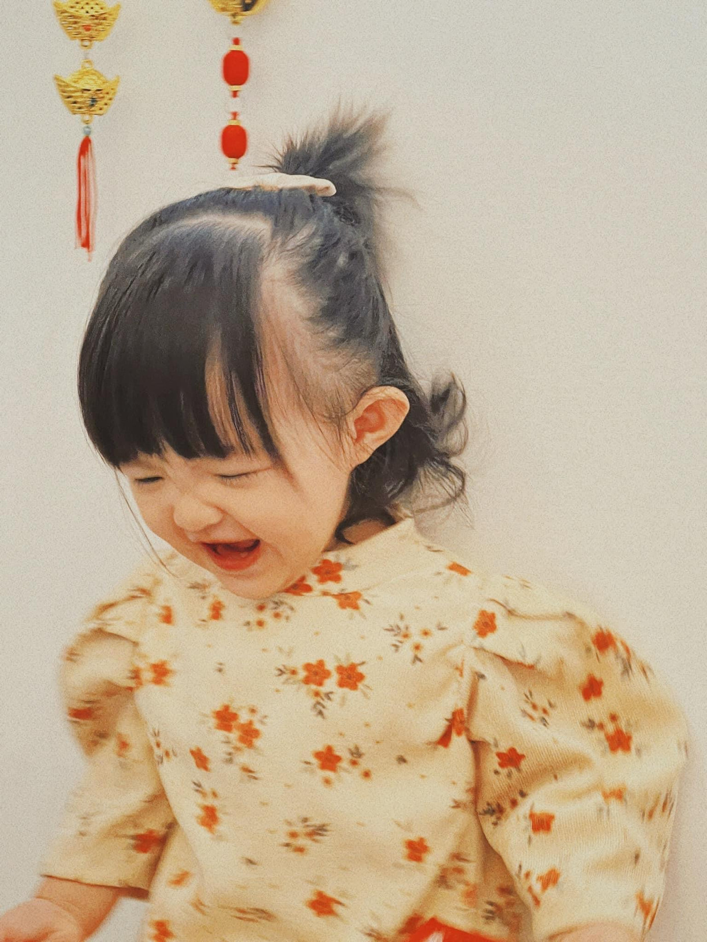 Bé Winnie nhà Nhi Thắng tươi hết cỡ trong dịp đầu năm mới.