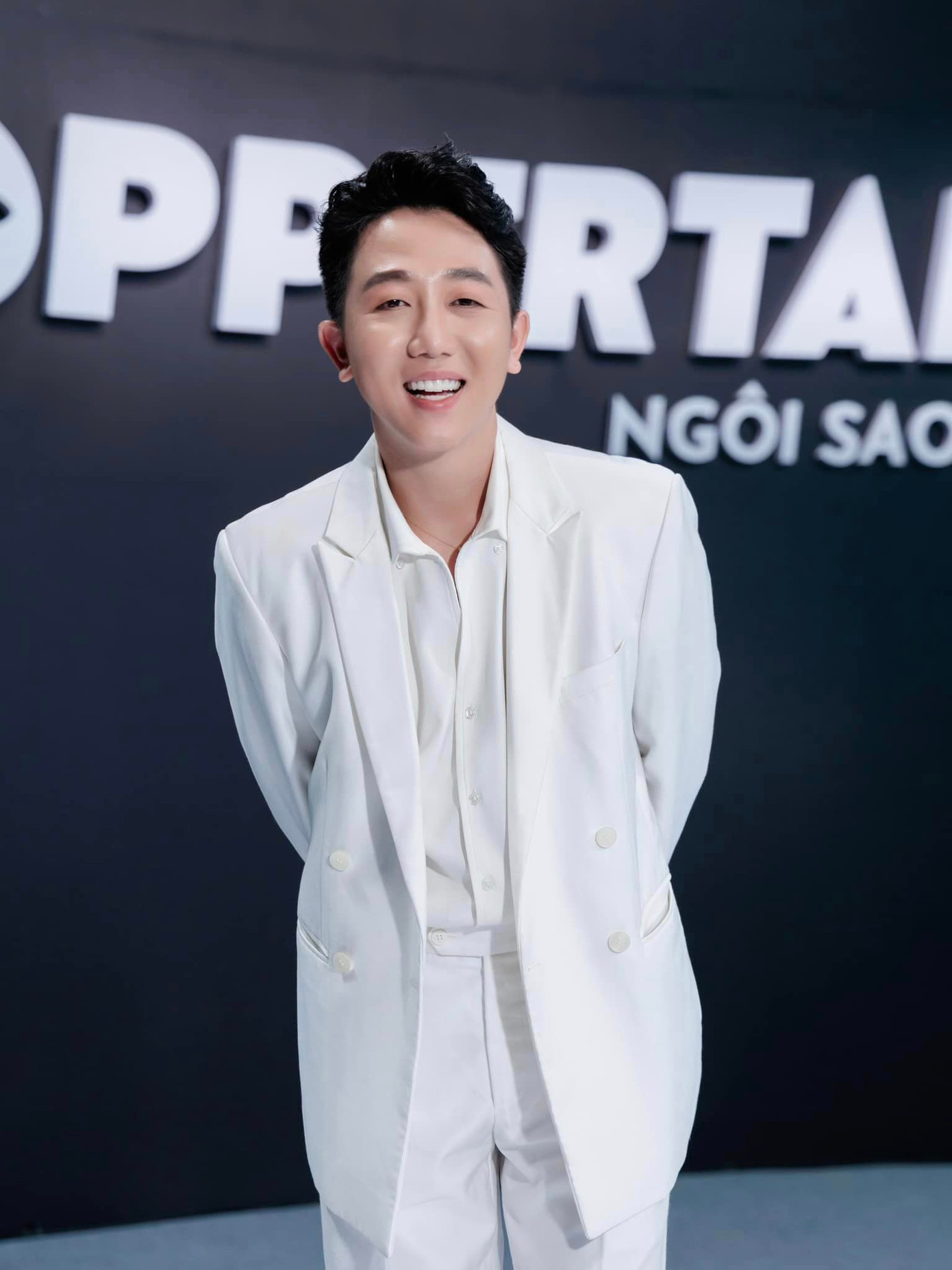 "Sắp tới đây Phúc sẽ vẫn tiếp tục thử sức mình hơn nữa với lĩnh vực livestream bán hàng với nhiều phiên live tâm huyết sáng tạo" - Dương Phúc khẳng định. "Sắp tới đây Phúc sẽ vẫn tiếp tục thử sức mình hơn nữa với lĩnh vực livestream bán hàng với nhiều phiên live tâm huyết sáng tạo" - Dương Phúc khẳng định.