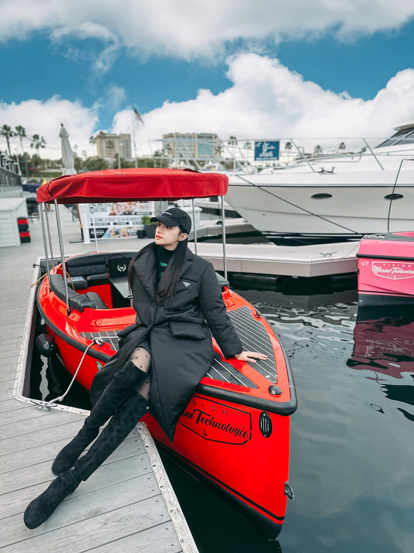 Hậu tan vỡ, Hương Giang thường xuyên đi du lịch, nghỉ dưỡng "chanh sả" cùng bạn bè. Hậu tan vỡ, Hương Giang thường xuyên đi du lịch, nghỉ dưỡng "chanh sả" cùng bạn bè.