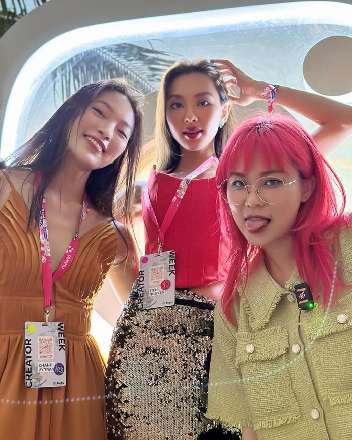 Cả hai cùng với streamer MisThy cũng từng cùng thực hiện một dự án ở Bali (Indonesia).