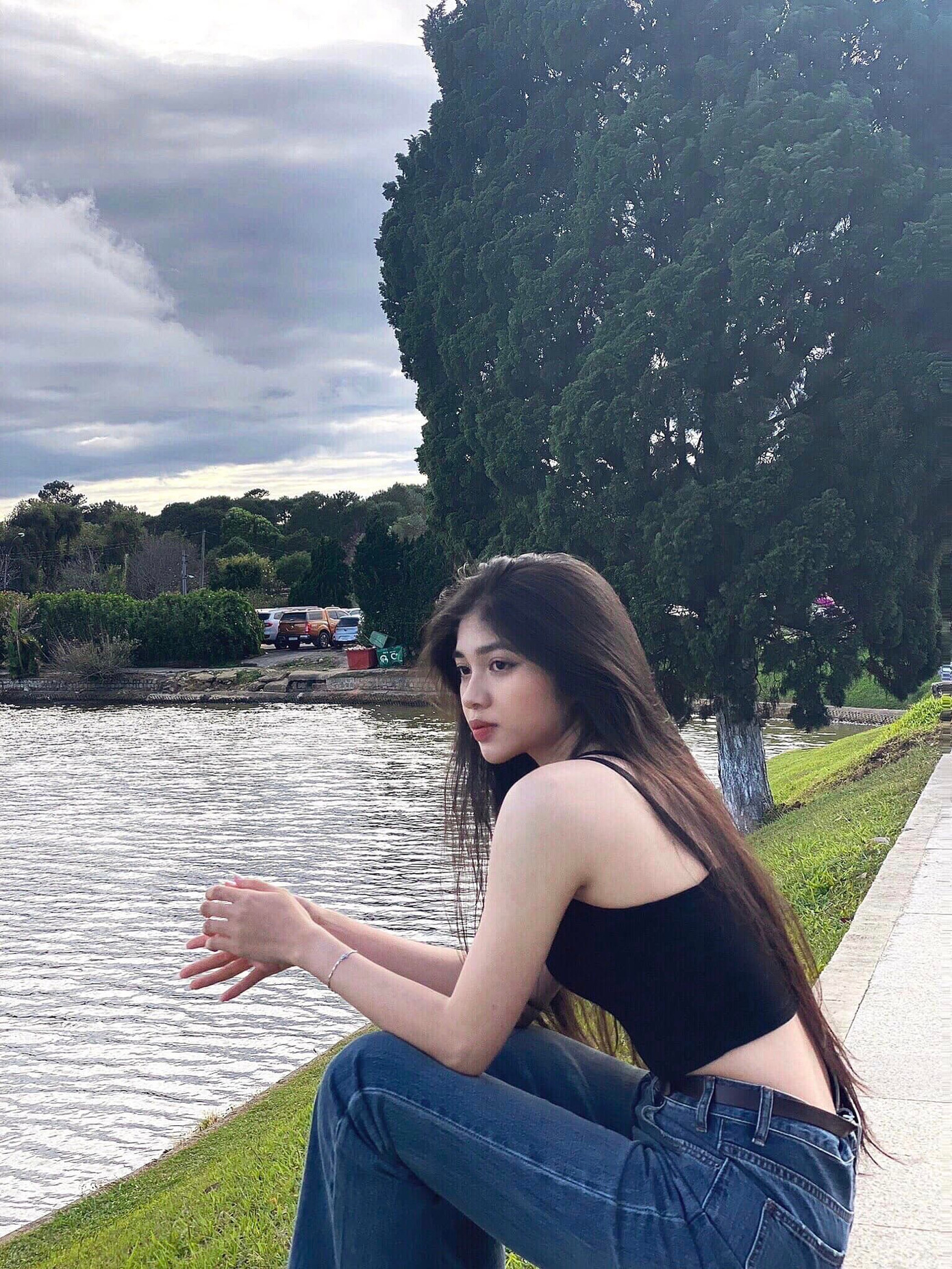 Khi không son phấn cầu kỳ, người đẹp Gen Z sở hữu vẻ đẹp cá tính.