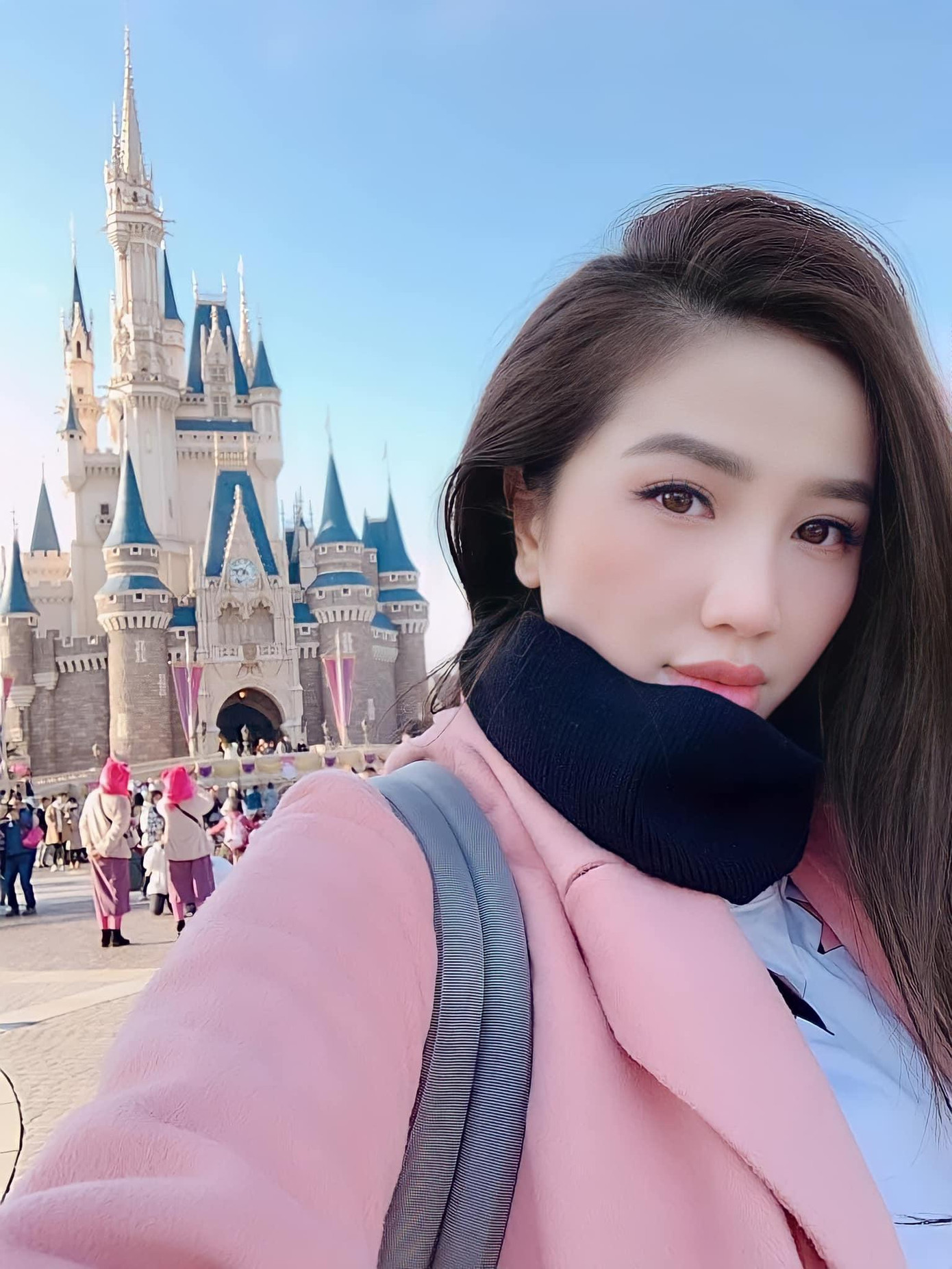 Bảo Thy dành thời gian đi du lịch, thăm thú nhiều nơi trên thế giới.