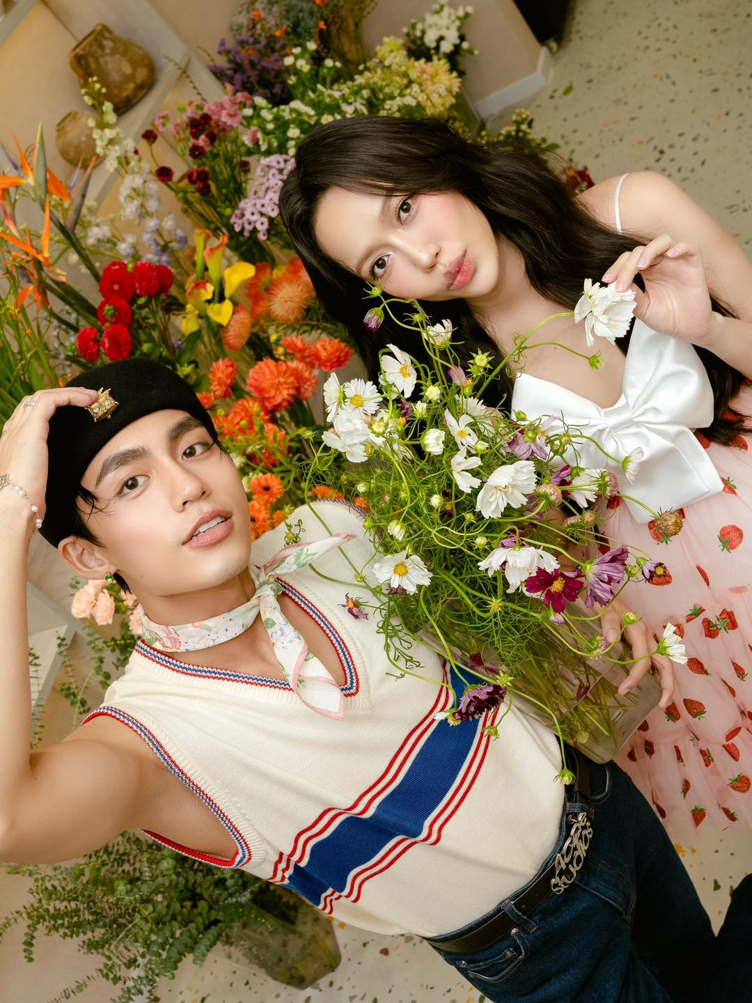 MONO thân thiết với vợ chồng "chị đẹp" Diệu Nhi.