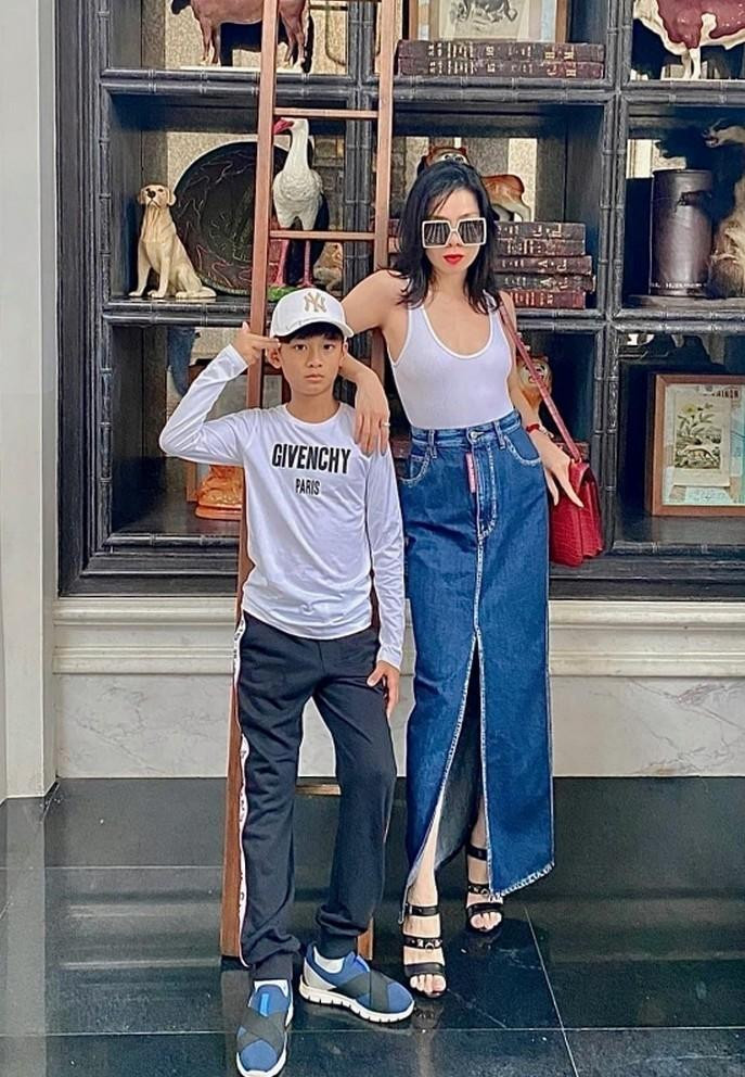 Con trai Lệ Quyên ngày càng điển trai. Con trai Lệ Quyên ngày càng điển trai.