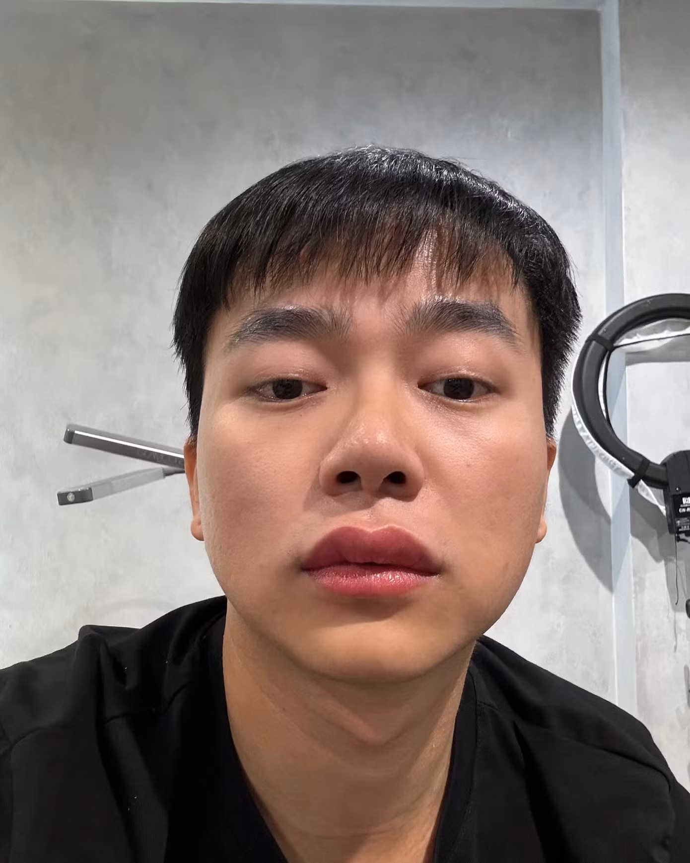 "Kiếp nạn" làm đẹp đón Tết của Bùi Công Nam khiến cộng đồng mạng thả "bão haha".