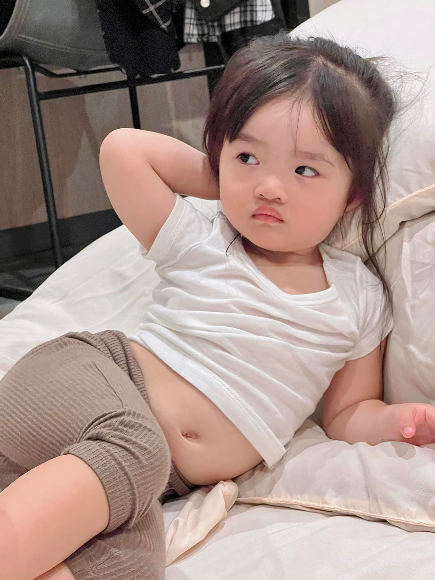 Con gái Đông Nhi - Ông Cao Thắng là một "thánh meme" chính hiệu.