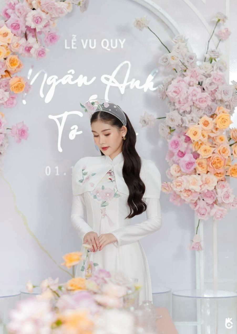 Hoa hậu Lê Âu Ngân Anh gây ấn tượng với vẻ đẹp trong veo trong lễ vu quy.