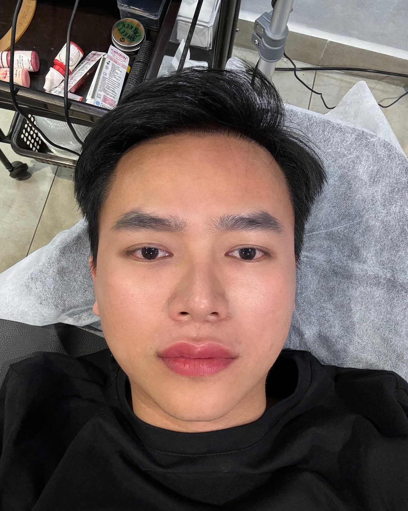 Hình ảnh mới của nam nhạc sĩ được nhận xét là nhìn giống với &quot;Thu Diễm&quot; Lê Dương Bảo Lâm.