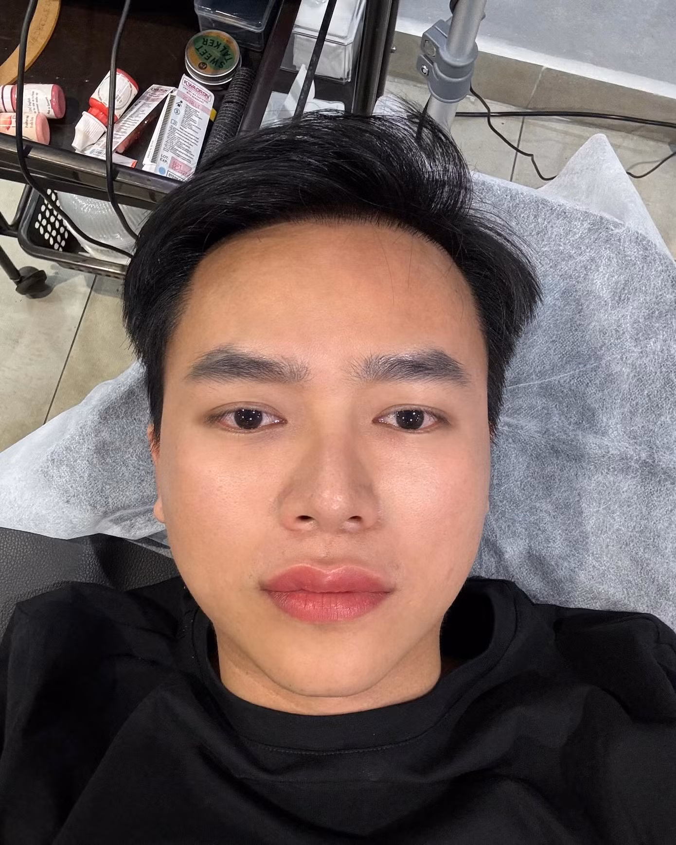 Hình ảnh mới của nam nhạc sĩ được nhận xét là nhìn giống với "Thu Diễm" Lê Dương Bảo Lâm.