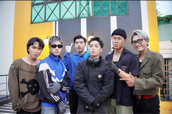 HURRYKNG cùng với tổ đội GERDNANG.