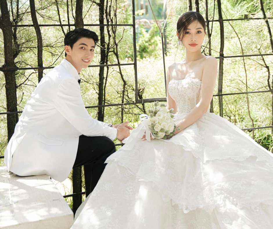 Á hậu Phương Nga nhận về "cơn mưa lời khen" với nhan sắc rạng ngời.