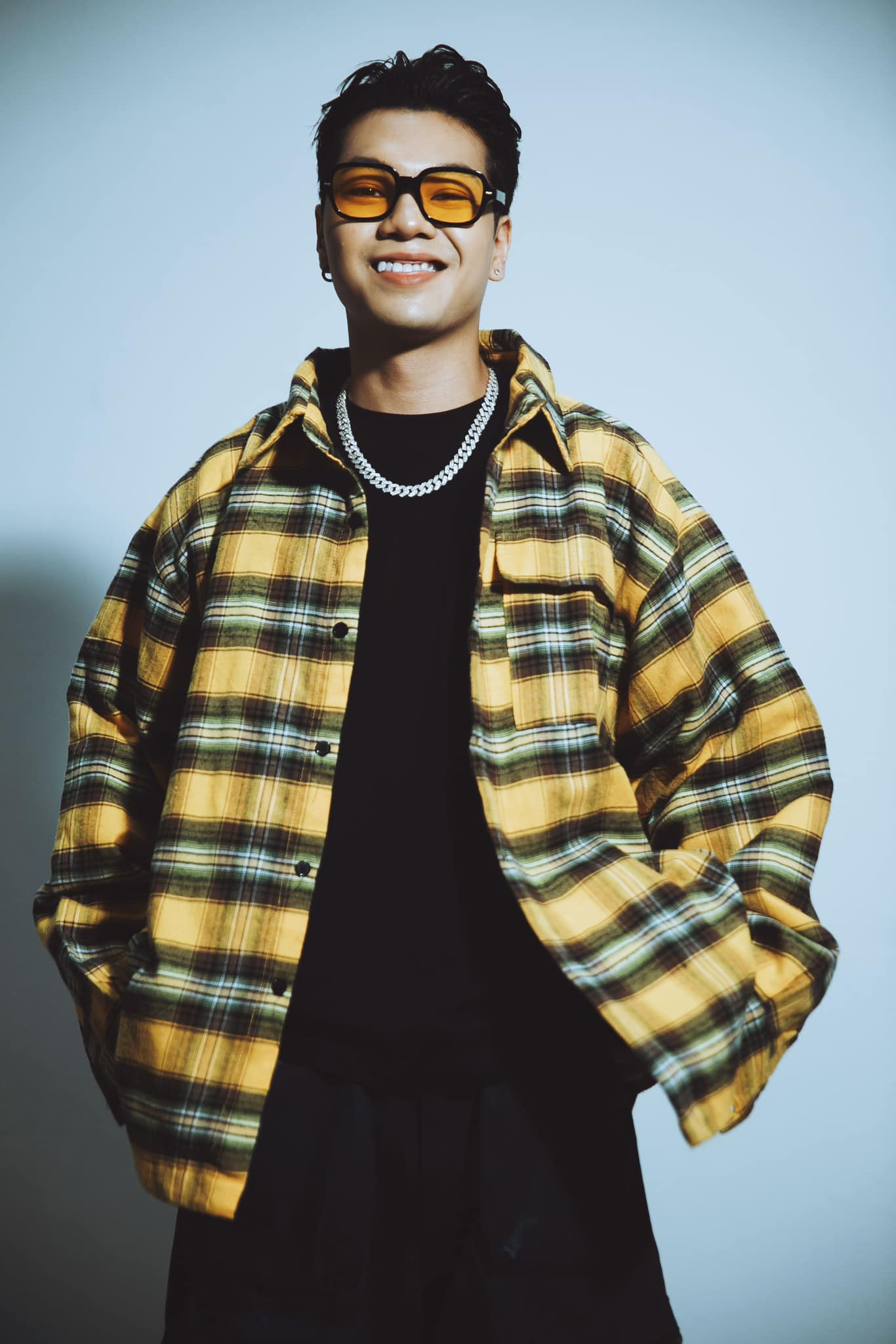 Theo đuổi dòng nhạc trap và luôn cập nhật trend, các ca khúc của Gill "được lòng" khán giả trẻ.