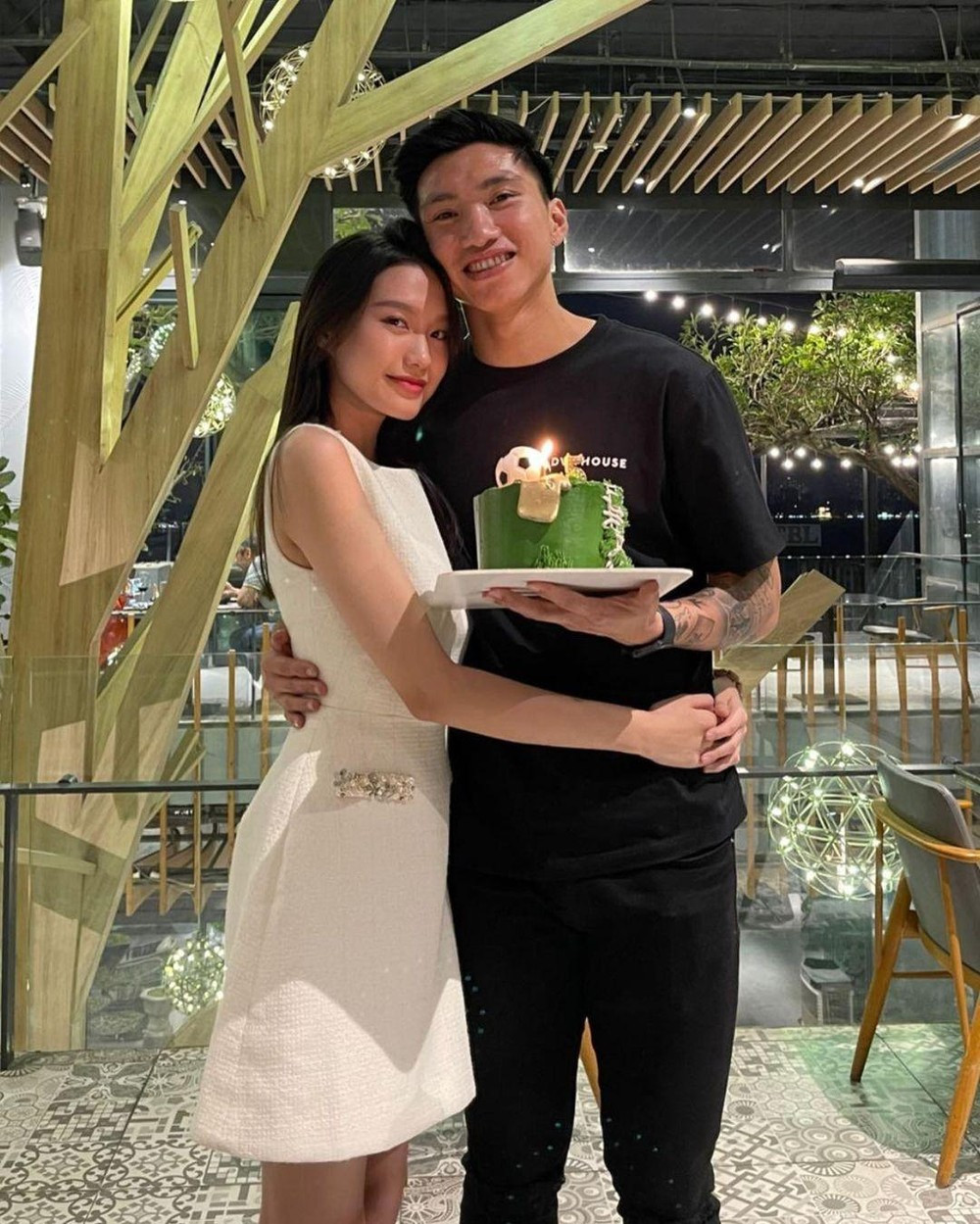 Doãn Hải My và Đoàn Văn Hậu vướng tin đồn hẹn hò từ 2020. Doãn Hải My và Đoàn Văn Hậu vướng tin đồn hẹn hò từ 2020.