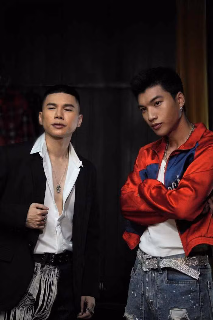 Những sản phẩm hợp tác sau đó của chàng rapper Gen Z với loạt ca sĩ đình đám V-Pop cũng nhận được sự ủng hộ từ khán giả.
