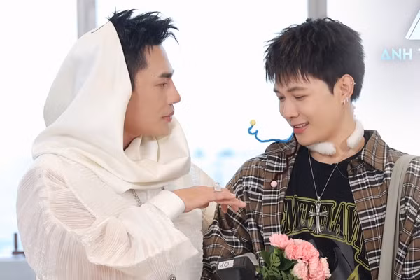 Anh Tú Atus còn bị fans trêu là có nhiều "mối" nhất nhì V-Biz khi liên tục "thả thính" MONO, Dương Lâm, HIEUTHUHAI,... Anh Tú Atus còn bị fans trêu là có nhiều "mối" nhất nhì V-Biz khi liên tục "thả thính" MONO, Dương Lâm, HIEUTHUHAI,...