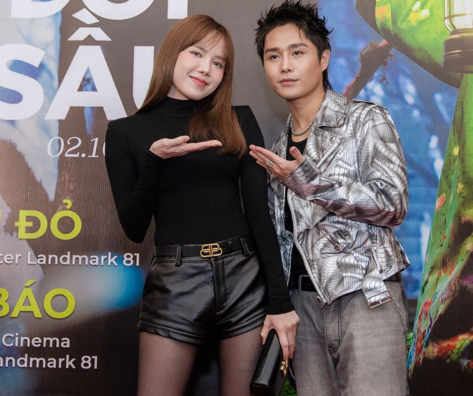 Dàn nghệ sĩ đổ bộ họp báo ra mắt MV Cắt Đôi Nỗi Sầu của Tăng Duy Tân.