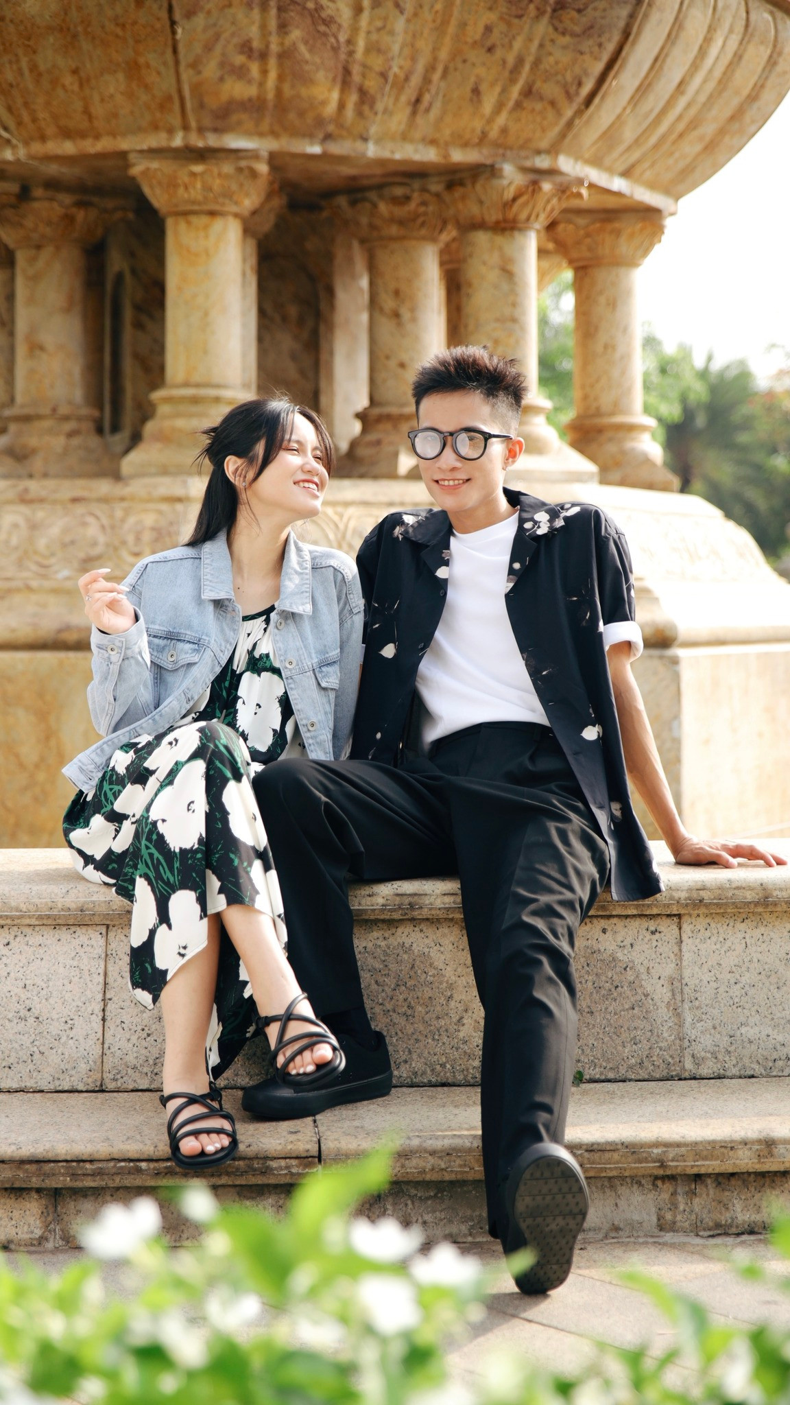 Sau gần một thập kỷ hẹn hò, cả hai chính thức về chung một nhà vào tháng 4/2023.