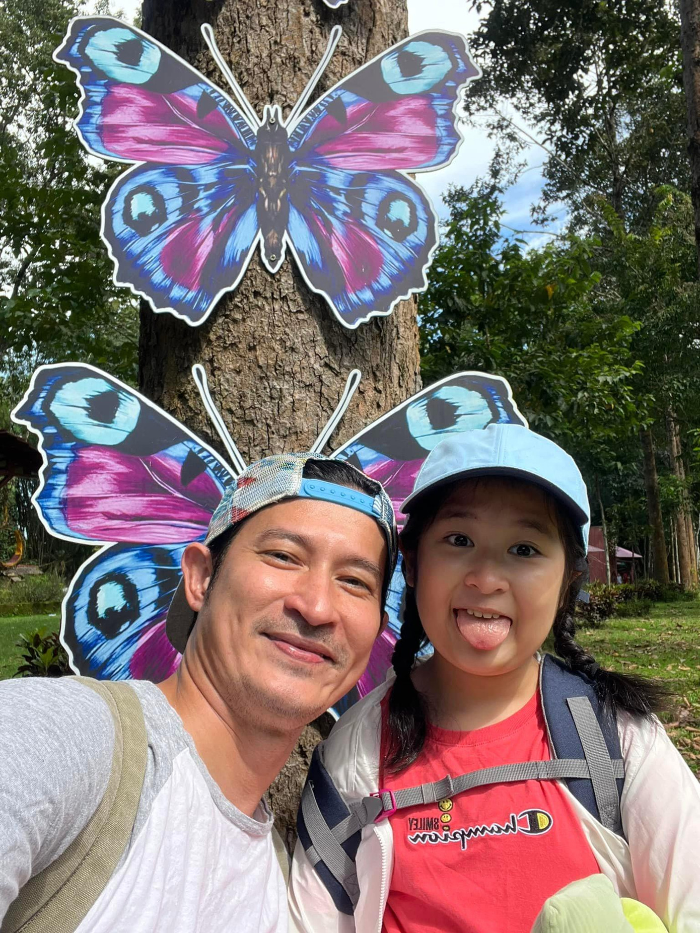 Diễn viên Huy Khánh chúc con gái "luôn vui tươi và đầy năng lượng" trong năm học mới.