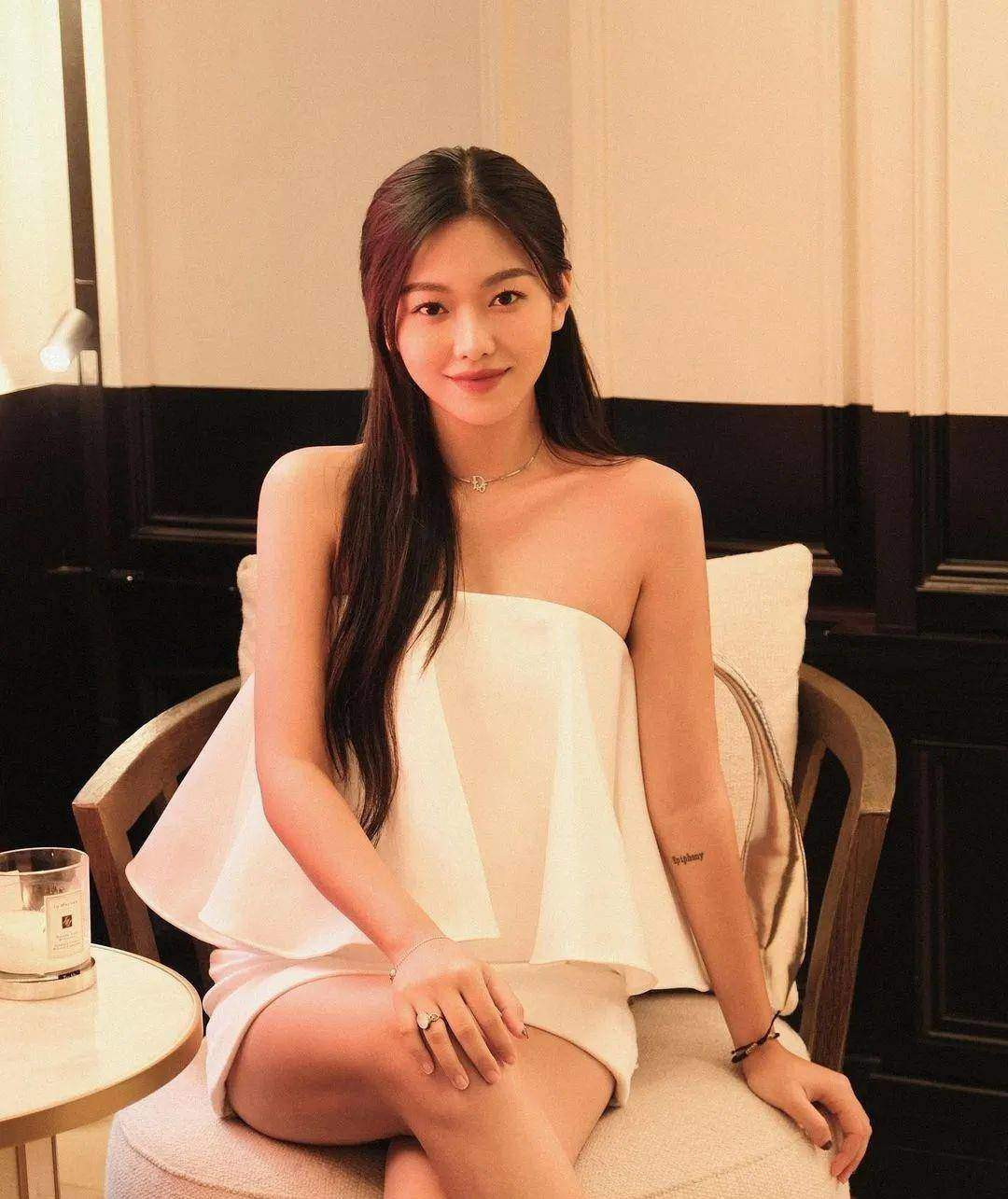 Gương mặt mới Yeollan lần đầu xuất hiện trên sóng truyền hình thực tế.