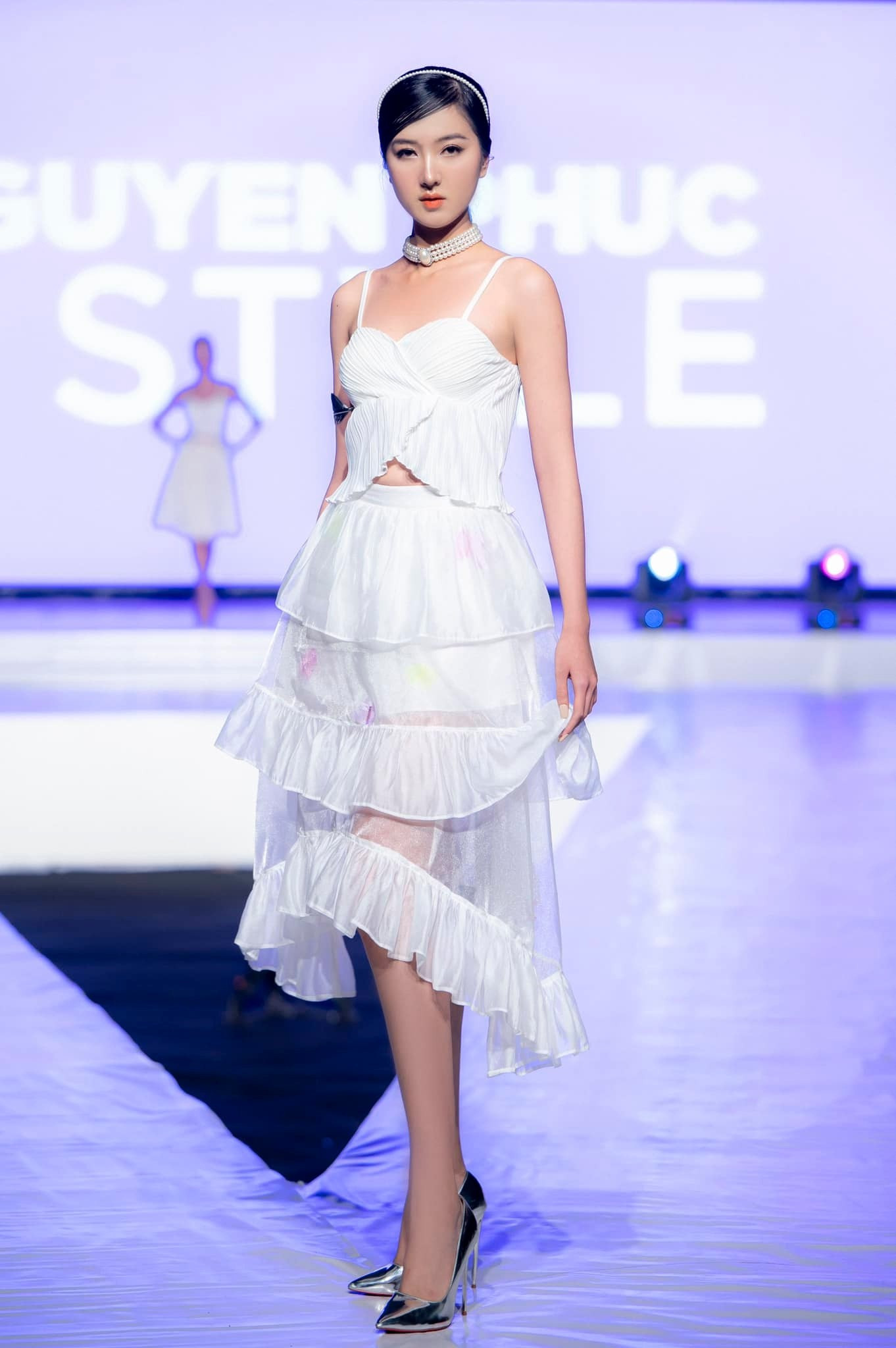 Bạn gái Hồ Quang Hiếu hiện là người mẫu tự do.