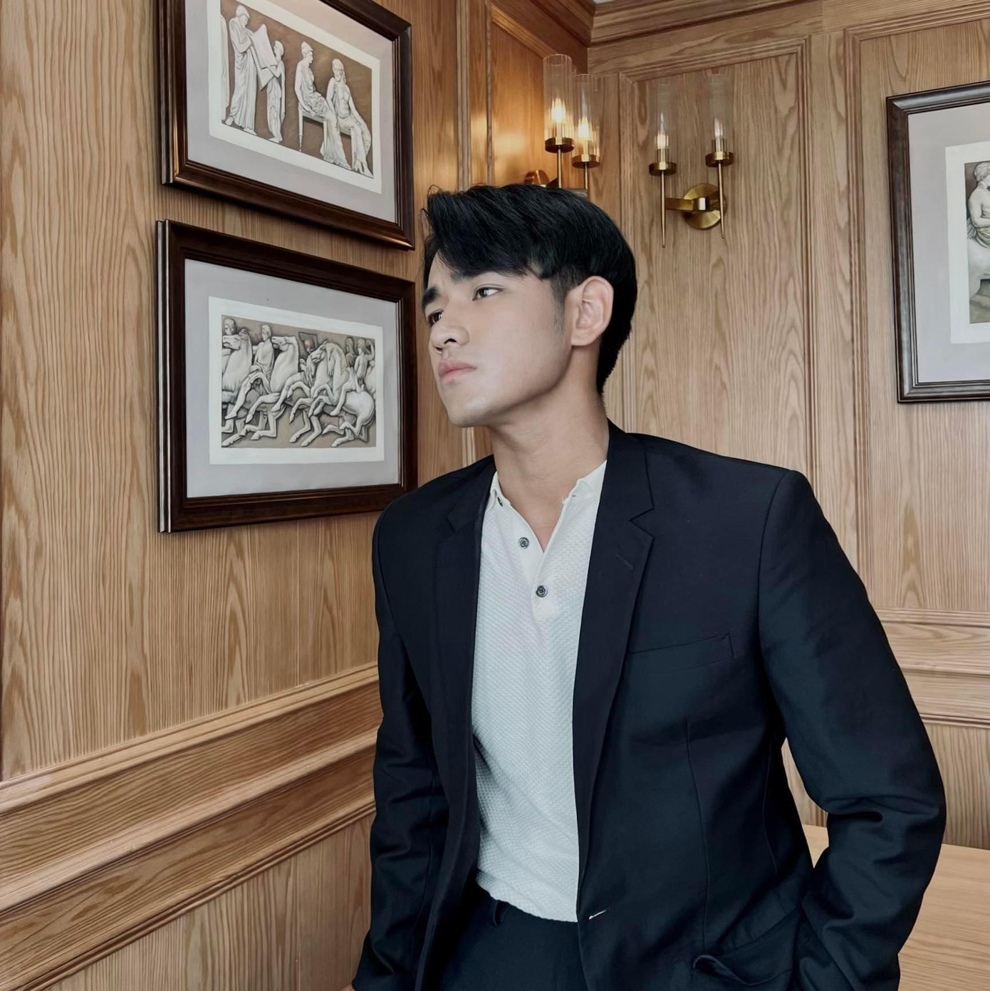 Nam chính Người Ấy Là Ai tập 6 gây ấn tượng bởi vẻ ngoài điển trai.