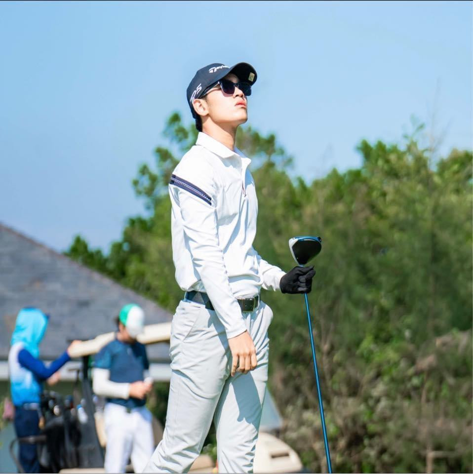 Hoàng Dương thường xuyên đăng tải những khoảnh khắc &quot;chanh sả&quot; lên mạng xã hội.