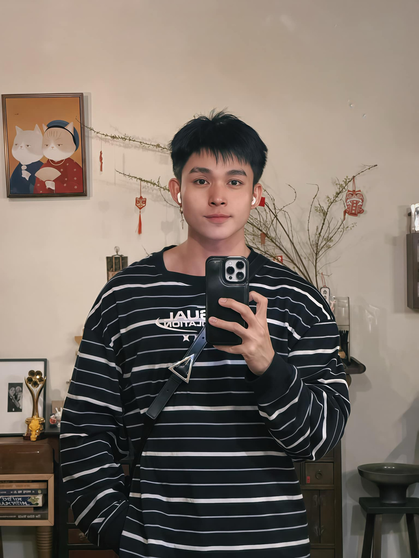 Nhan sắc chuẩn "chất liệu bạn trai" của Jun Phạm.