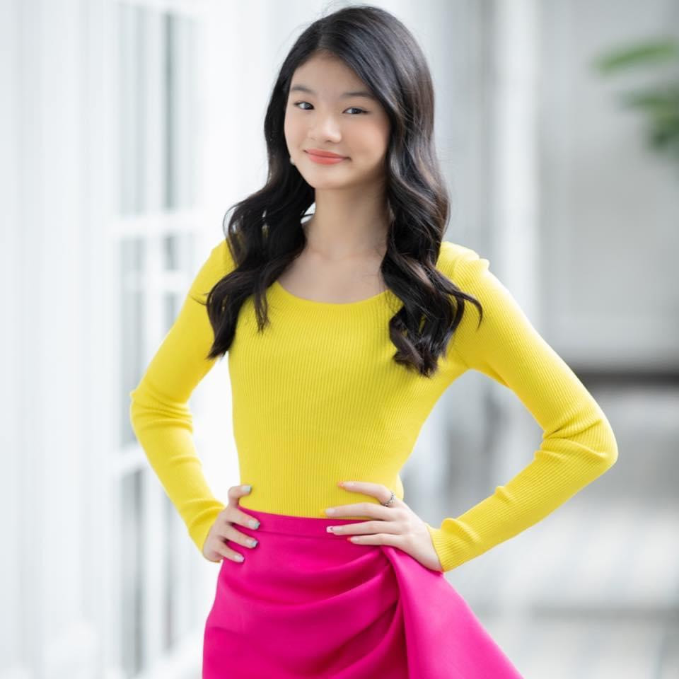 Con gái của diễn viên Trương Ngọc Ánh càng lớn càng xinh đẹp. Con gái của diễn viên Trương Ngọc Ánh càng lớn càng xinh đẹp.