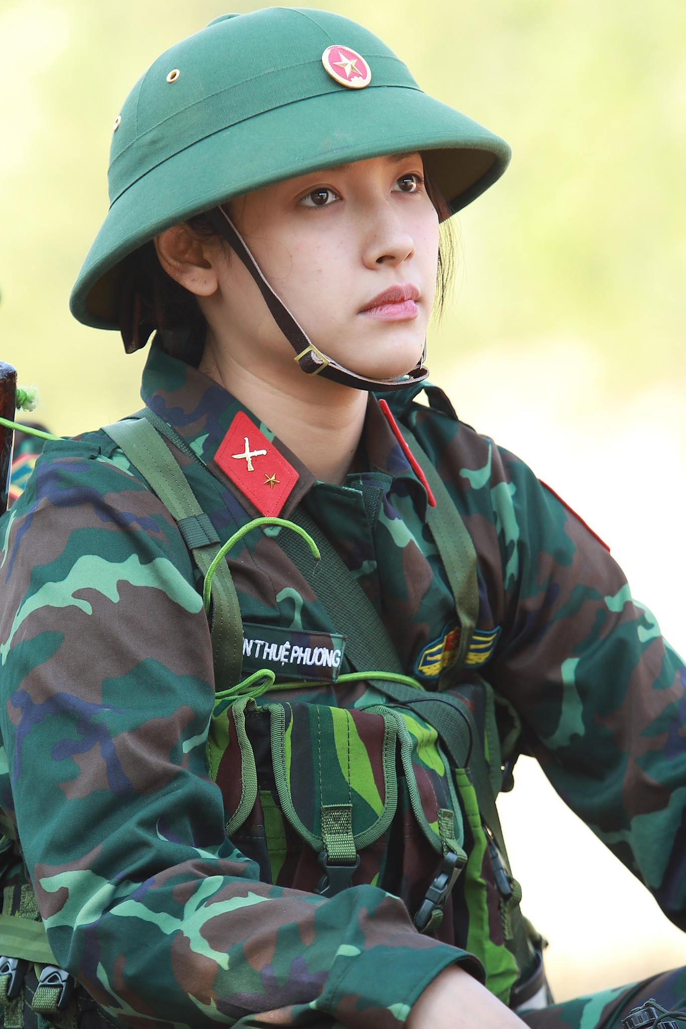 CARA gây chú ý với mặt mộc xinh như búp bê tại Sao Nhập Ngũ. CARA gây chú ý với mặt mộc xinh như búp bê tại Sao Nhập Ngũ.