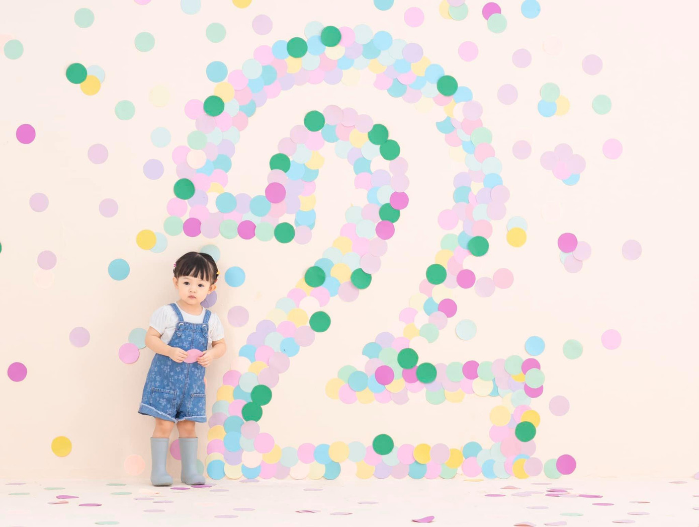 Vẻ ngoài "cưng xỉu" của Suchin trong bộ ảnh kỷ niệm sinh nhật 2 tuổi. Vẻ ngoài "cưng xỉu" của Suchin trong bộ ảnh kỷ niệm sinh nhật 2 tuổi.