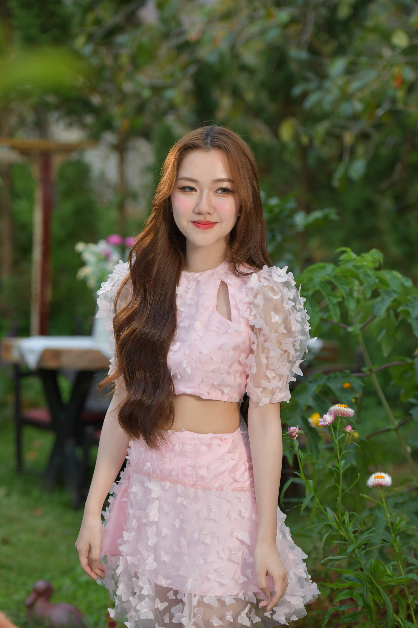 Thoại Nghi sinh năm 2005, hiện trực thuộc ICM Entertainment - từng là “bệ phóng” cho Jack &amp; K-ICM sau loạt hit trăm triệu view như Hồng Nhan, Sóng Gió,...