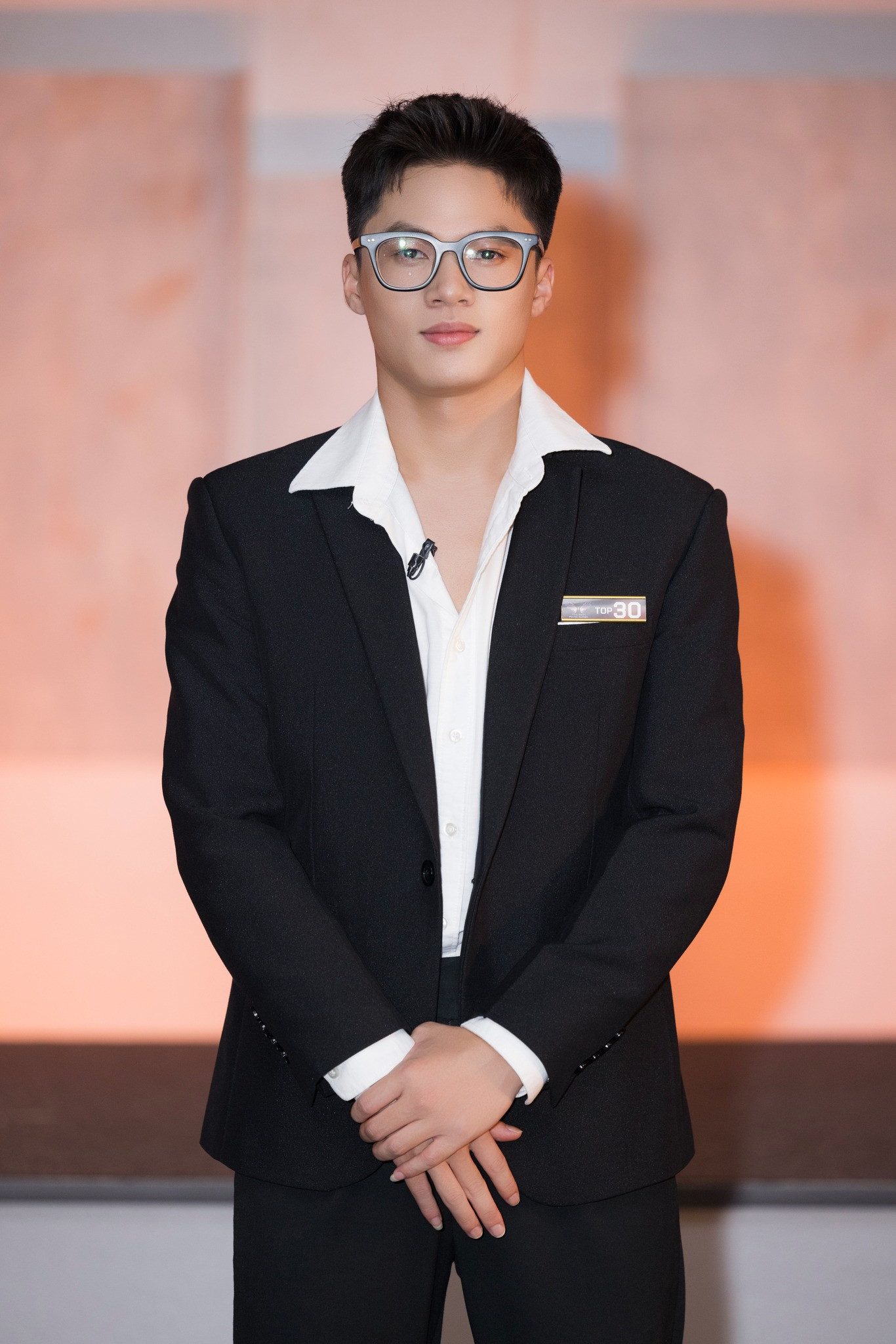 Là "ngoại lệ" được nhận vé vàng vào thẳng top 30 ở vòng casting, Văn Chung được khán giả kỳ vọng sẽ giành được suất debut trong Tân Binh Toàn Năng.