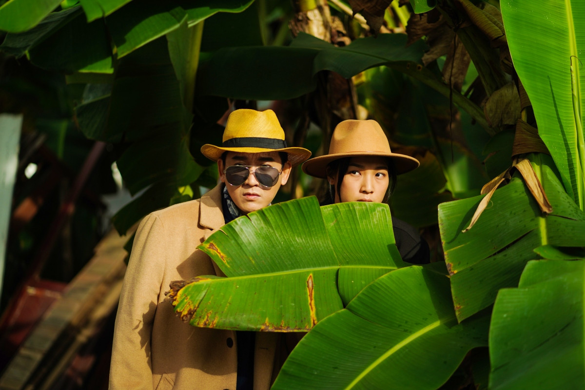 Hứa Vĩ Văn - Hoàng Oanh trở thành cặp đôi "lắm chiêu, nhiều trò" trong phim mới. Hứa Vĩ Văn - Hoàng Oanh trở thành cặp đôi "lắm chiêu, nhiều trò" trong phim mới.