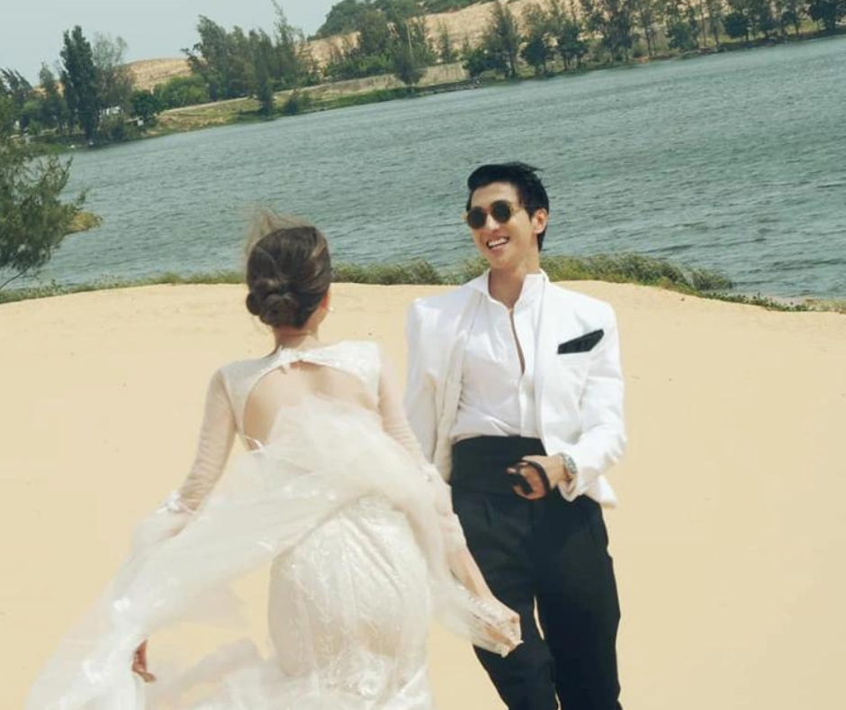 Bình An - Phương Nga và bộ ảnh cưới lãng mạn trên đồi cát trắng. Bình An - Phương Nga và bộ ảnh cưới lãng mạn trên đồi cát trắng.