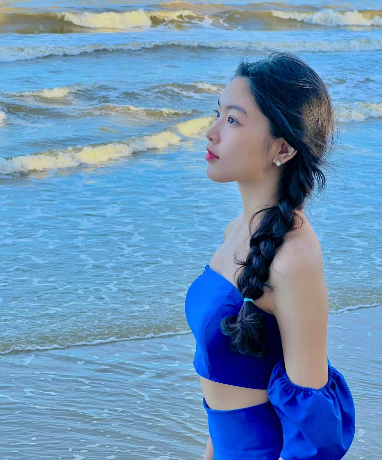 Góc nghiêng &quot;thần thánh&quot; của con gái lớn nhà MC Quyền Linh.