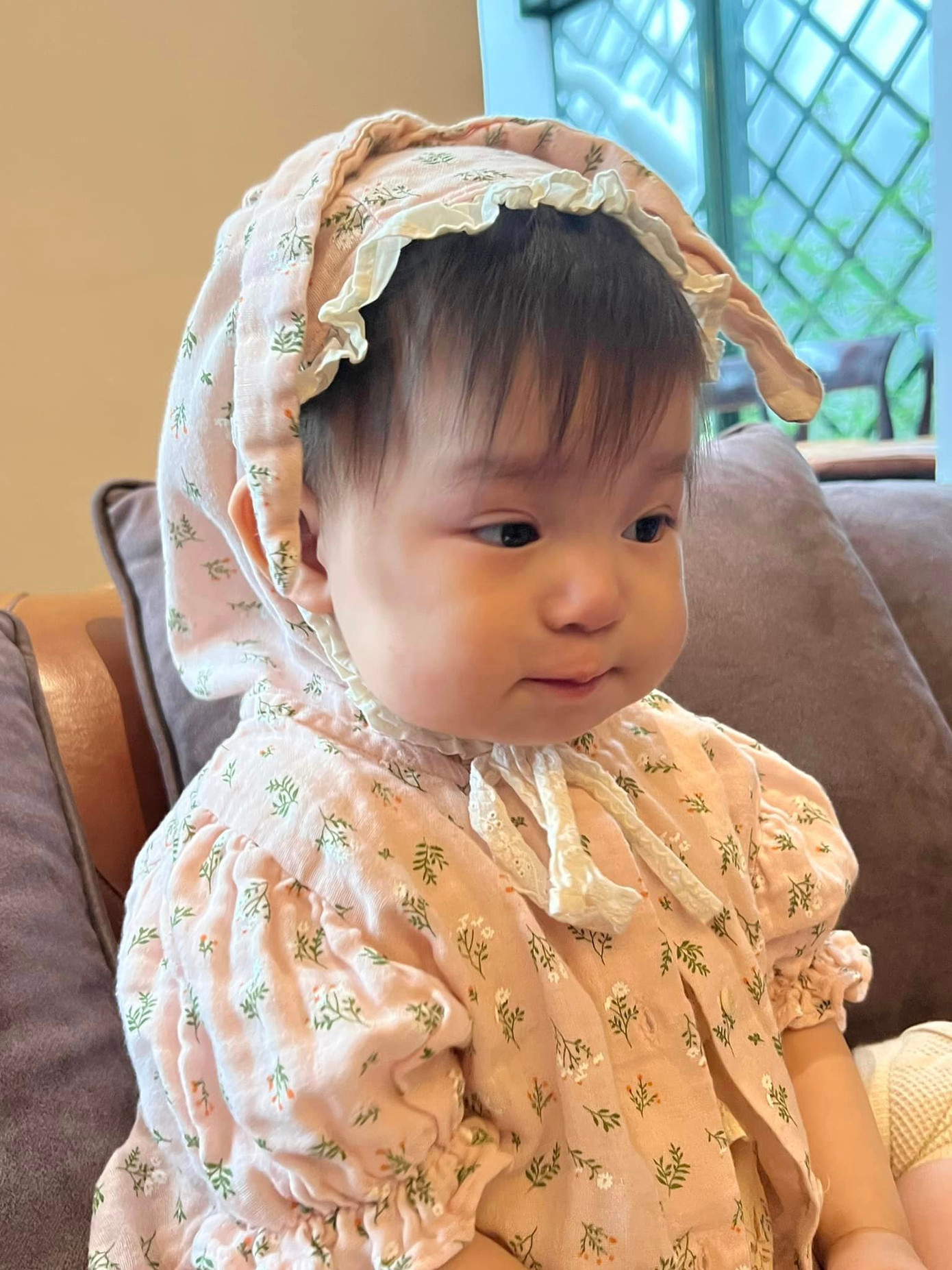 Vẻ ngoài bụ bẫm, đáng yêu của nhóc tì.