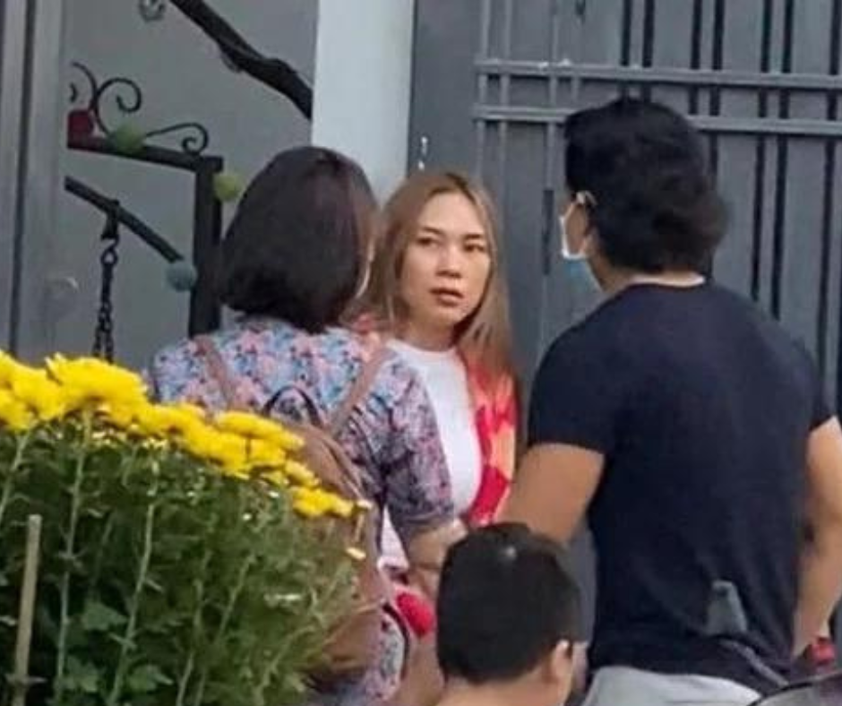 Hình ảnh được cho là Mai Tài Phến cùng đón Tết với gia đình Mỹ Tâm của "team qua đường". Hình ảnh được cho là Mai Tài Phến cùng đón Tết với gia đình Mỹ Tâm của "team qua đường".