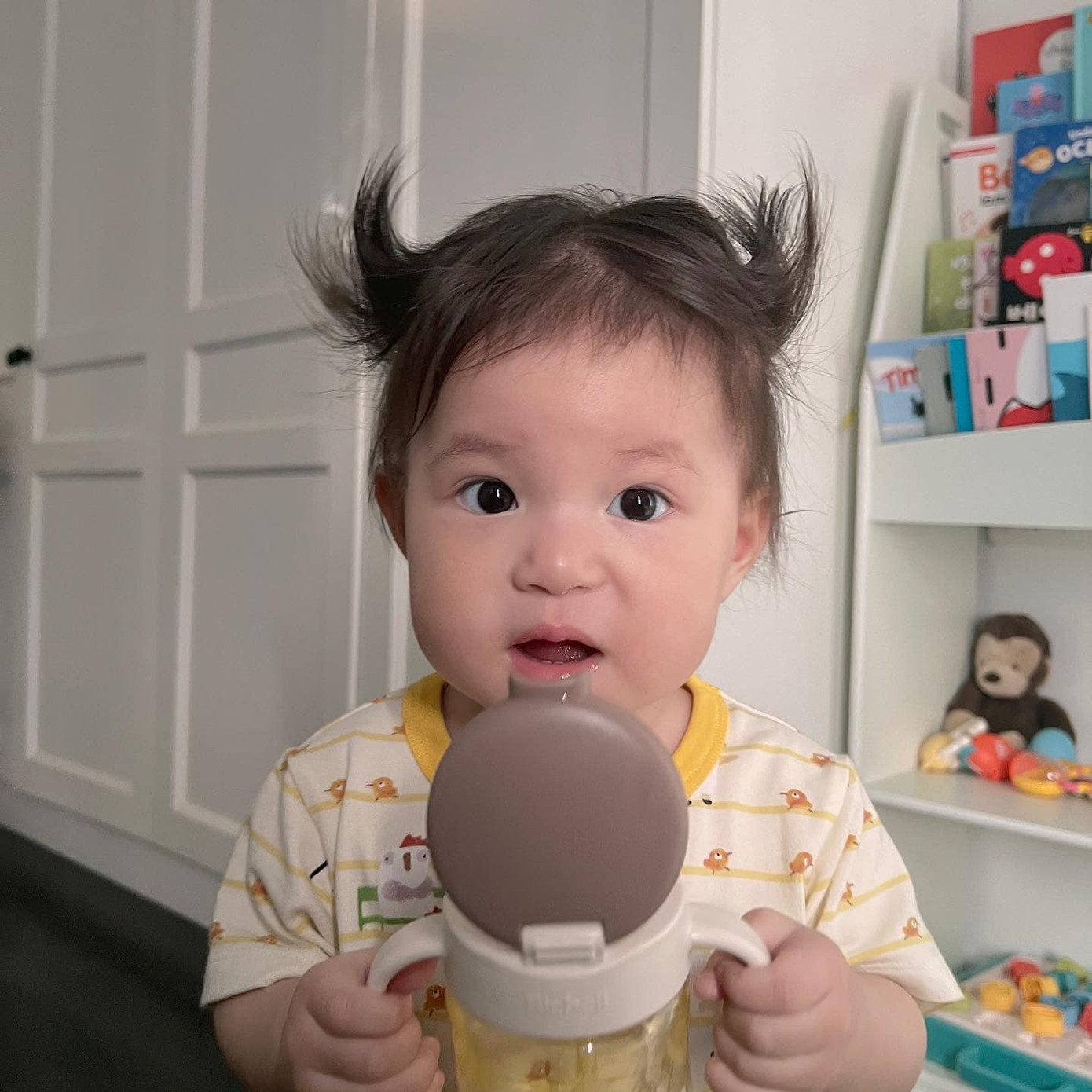 Con gái Salim và kiểu tóc "không đụng hàng". Con gái Salim và kiểu tóc "không đụng hàng".