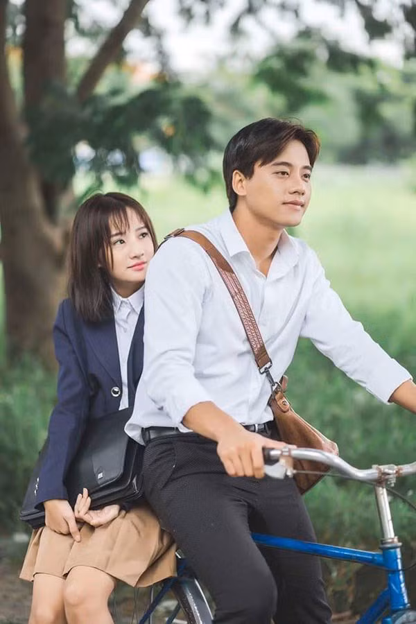 Thanh Vy từng gây sốt khi đóng nữ chính MV Em Gái Mưa.