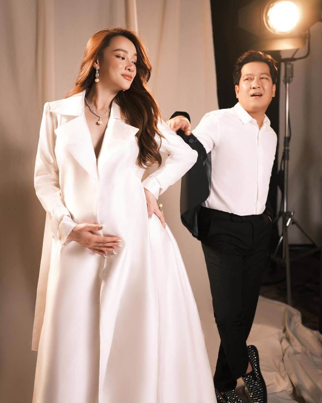 Nhã Phương tiết lộ lần mang bầu thứ hai được ông xã chăm sóc chu đáo và tăng khoảng 8 kg trong thai kỳ.