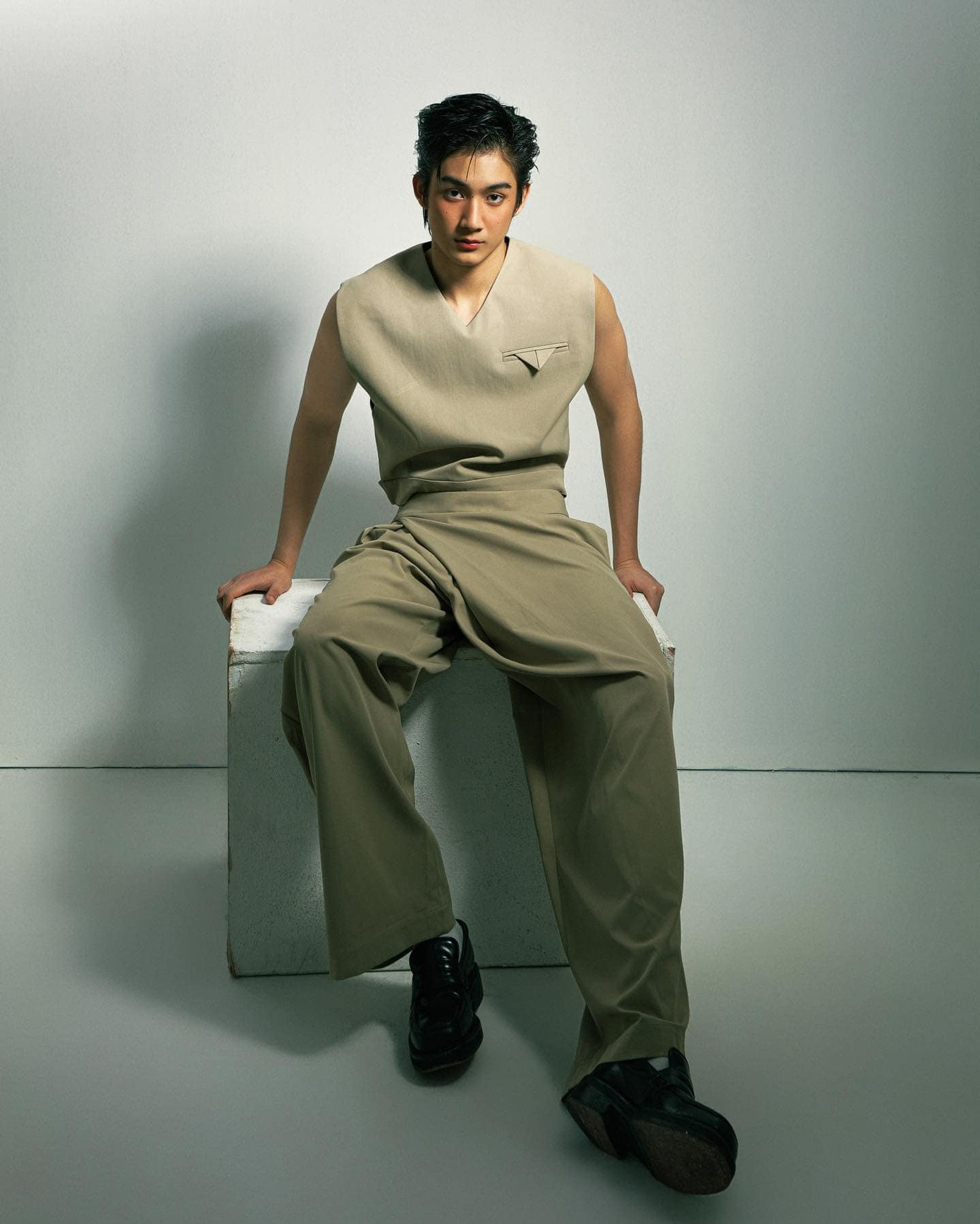 Vẻ đẹp nam tính của Matthis thu hút sự quan tâm lớn từ netizen. Vẻ đẹp nam tính của Matthis thu hút sự quan tâm lớn từ netizen.