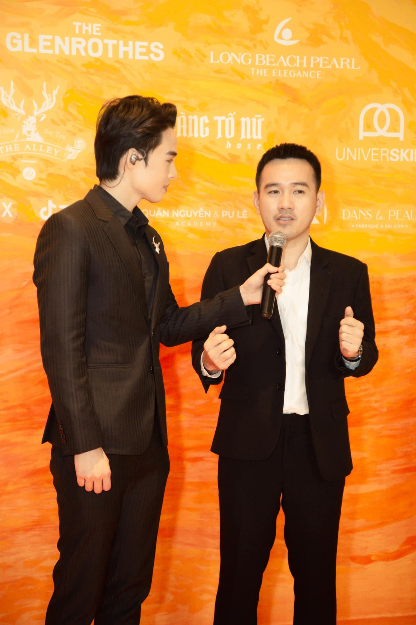 Tun Phạm liên tục xuất hiện với vai trò MC.