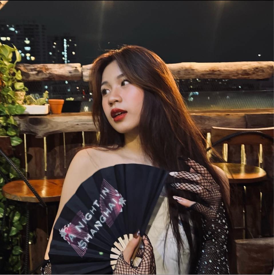 Con gái nhạc sĩ Lưu Thiên Hương còn có năng khiếu âm nhạc và nhảy múa. Con gái nhạc sĩ Lưu Thiên Hương còn có năng khiếu âm nhạc và nhảy múa.