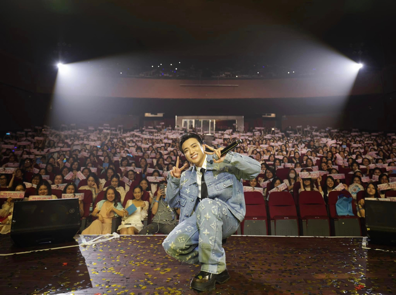 SOOBIN khẳng định, Anh Trai Vượt Ngàn Chông Gai là "bước ngoặt" lớn trong sự nghiệp của anh. SOOBIN khẳng định, Anh Trai Vượt Ngàn Chông Gai là "bước ngoặt" lớn trong sự nghiệp của anh.