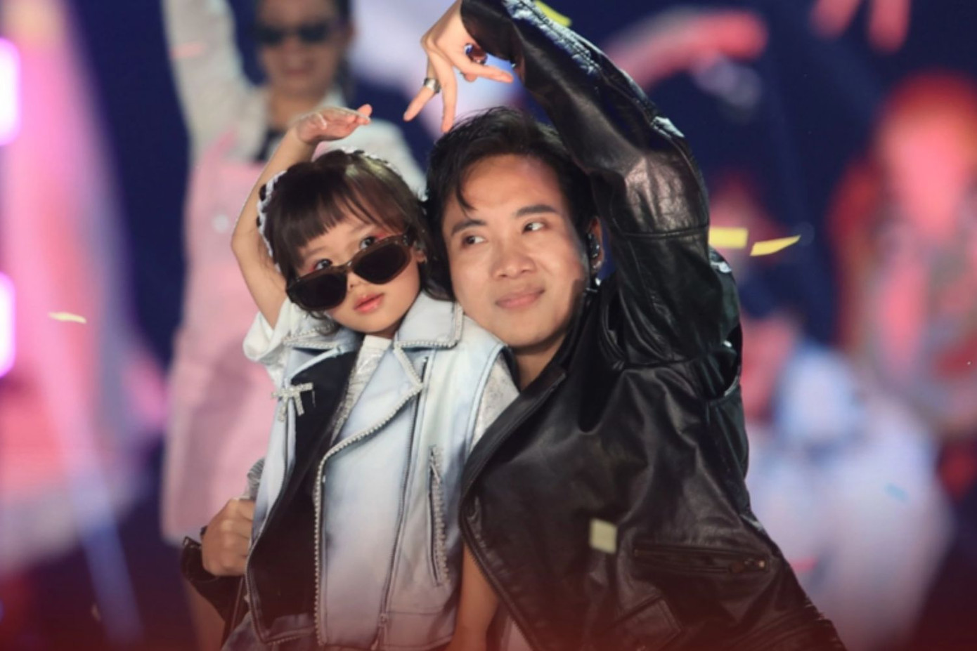 "CiCi là một người đặc biệt, một nguồn năng lượng tích cực. Chỉ khi có con ở trên đời thì JustaTee mới trưởng thành như ngày hôm nay" - JusaTee xúc động chia sẻ về con gái.